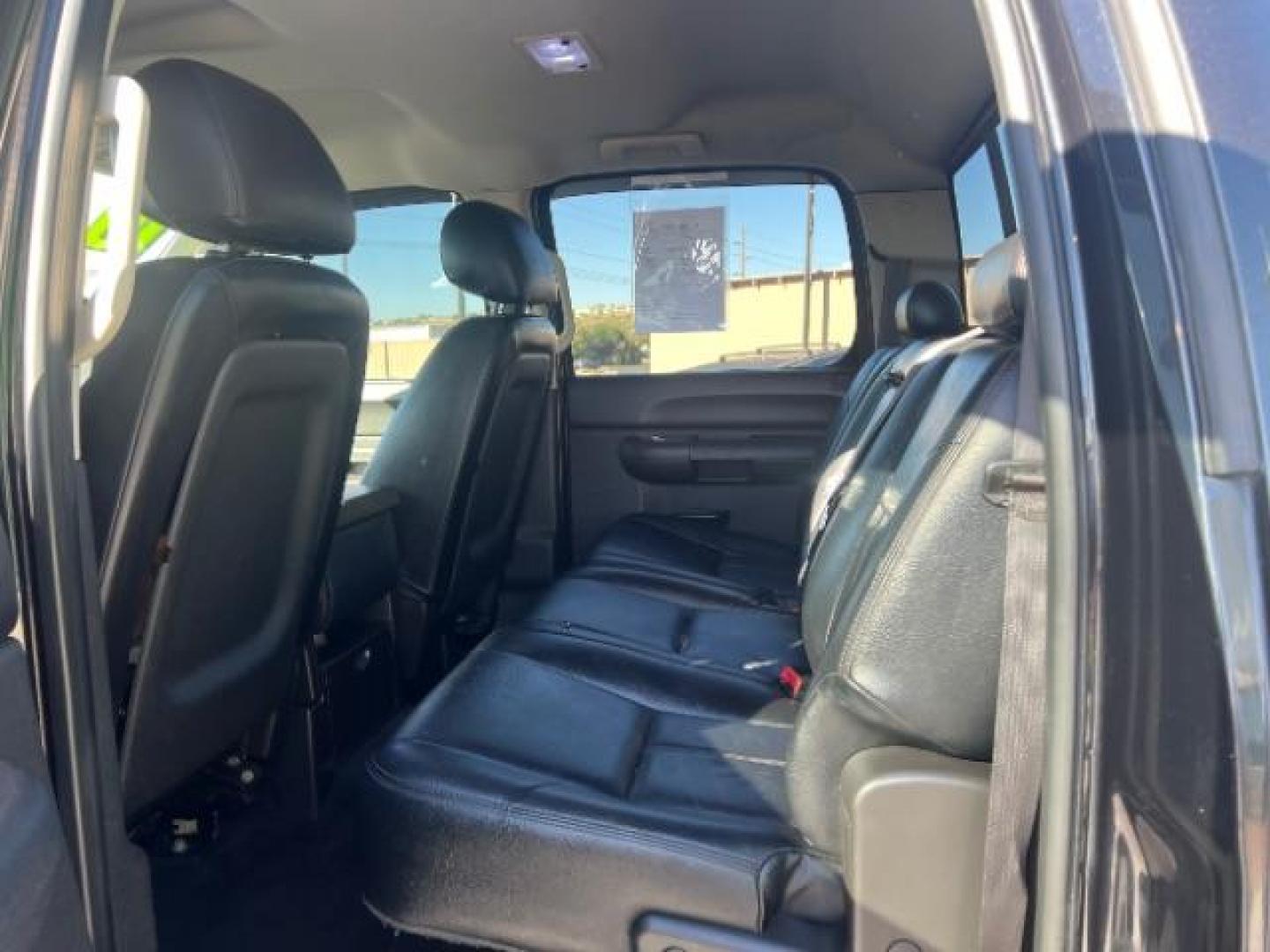 2010 Black Granite Metallic /Ebony Chevrolet Silverado 1500 LT (3GCRKSE38AG) , Automatic transmission, located at 1865 East Red Hills Pkwy, St. George, 84770, (435) 628-0023, 37.120850, -113.543640 - Photo#21