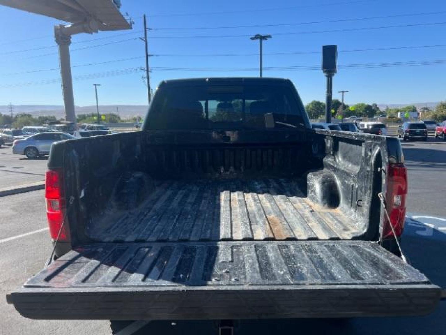 2010 Black Granite Metallic /Ebony Chevrolet Silverado 1500 LT (3GCRKSE38AG) , Automatic transmission, located at 1865 East Red Hills Pkwy, St. George, 84770, (435) 628-0023, 37.120850, -113.543640 - Photo#25