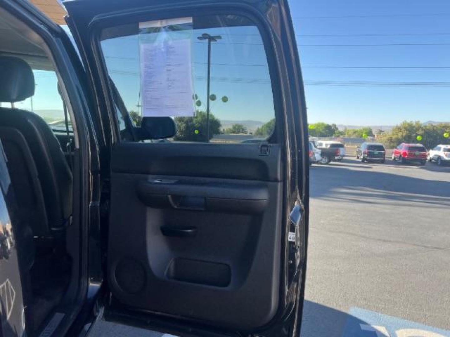 2010 Black Granite Metallic /Ebony Chevrolet Silverado 1500 LT (3GCRKSE38AG) , Automatic transmission, located at 1865 East Red Hills Pkwy, St. George, 84770, (435) 628-0023, 37.120850, -113.543640 - Photo#26
