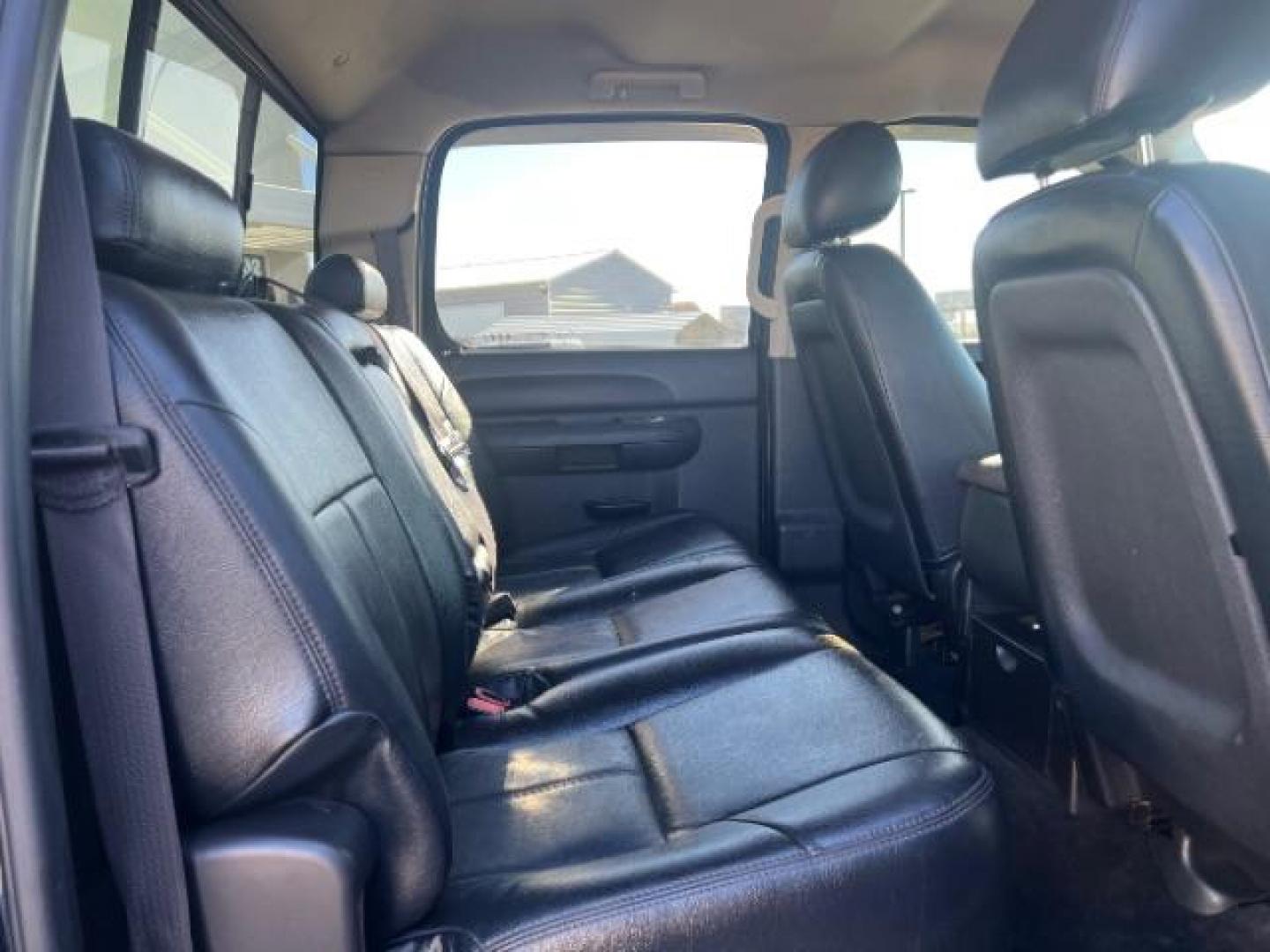 2010 Black Granite Metallic /Ebony Chevrolet Silverado 1500 LT (3GCRKSE38AG) , Automatic transmission, located at 1865 East Red Hills Pkwy, St. George, 84770, (435) 628-0023, 37.120850, -113.543640 - Photo#27