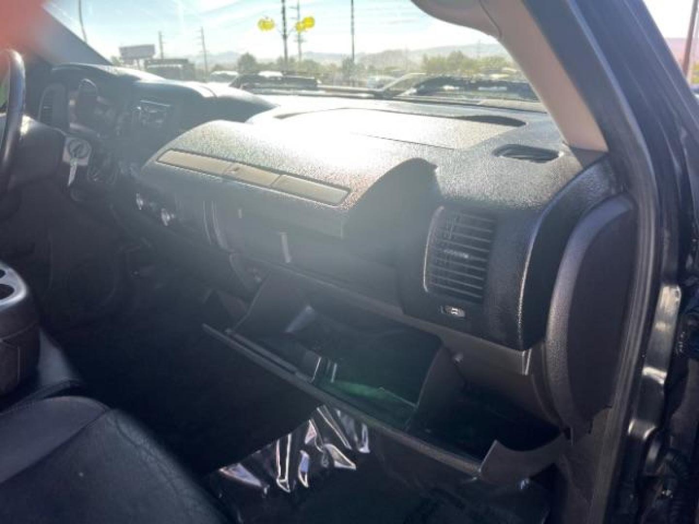 2010 Black Granite Metallic /Ebony Chevrolet Silverado 1500 LT (3GCRKSE38AG) , Automatic transmission, located at 1865 East Red Hills Pkwy, St. George, 84770, (435) 628-0023, 37.120850, -113.543640 - Photo#30