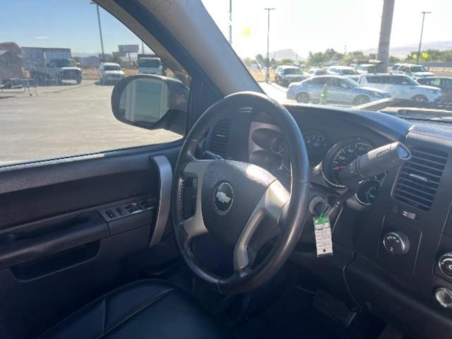 2010 Black Granite Metallic /Ebony Chevrolet Silverado 1500 LT (3GCRKSE38AG) , Automatic transmission, located at 1865 East Red Hills Pkwy, St. George, 84770, (435) 628-0023, 37.120850, -113.543640 - Photo#31