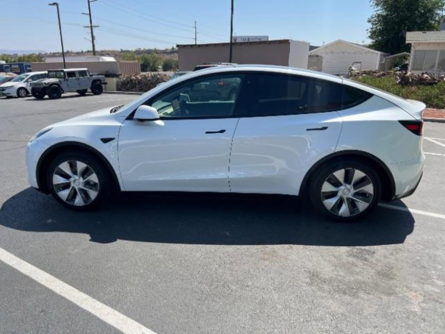2021 Pearl White Multi-Coat Tesla Model Y Long Range Dual Motor All-Wheel Drive (5YJYGAEE9MF) , located at 1865 East Red Hills Pkwy, St. George, 84770, (435) 628-0023, 37.120850, -113.543640 - This Tesla is an AWD Long Range. 3rd ROW! 7 Seats!. Battery is 95% healthy, 293 on full charge. Near new condition! Full Tesla factory warranty up to 120k miles. Extended EV battery warranty available. Financing for ALL credit types. 4 Seasons Auto THE southern Utah Tesla Experts. Call or text - Photo#3
