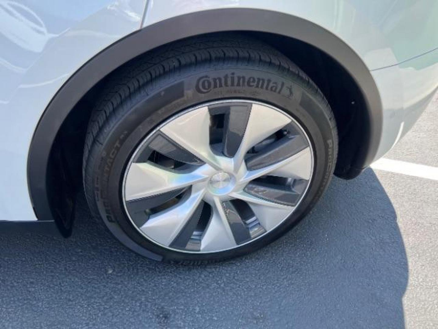 2021 Pearl White Multi-Coat Tesla Model Y Long Range Dual Motor All-Wheel Drive (5YJYGAEE9MF) , located at 1865 East Red Hills Pkwy, St. George, 84770, (435) 628-0023, 37.120850, -113.543640 - This Tesla is an AWD Long Range. 3rd ROW! 7 Seats!. Battery is 95% healthy, 293 on full charge. Near new condition! Full Tesla factory warranty up to 120k miles. Extended EV battery warranty available. Financing for ALL credit types. 4 Seasons Auto THE southern Utah Tesla Experts. Call or text - Photo#8