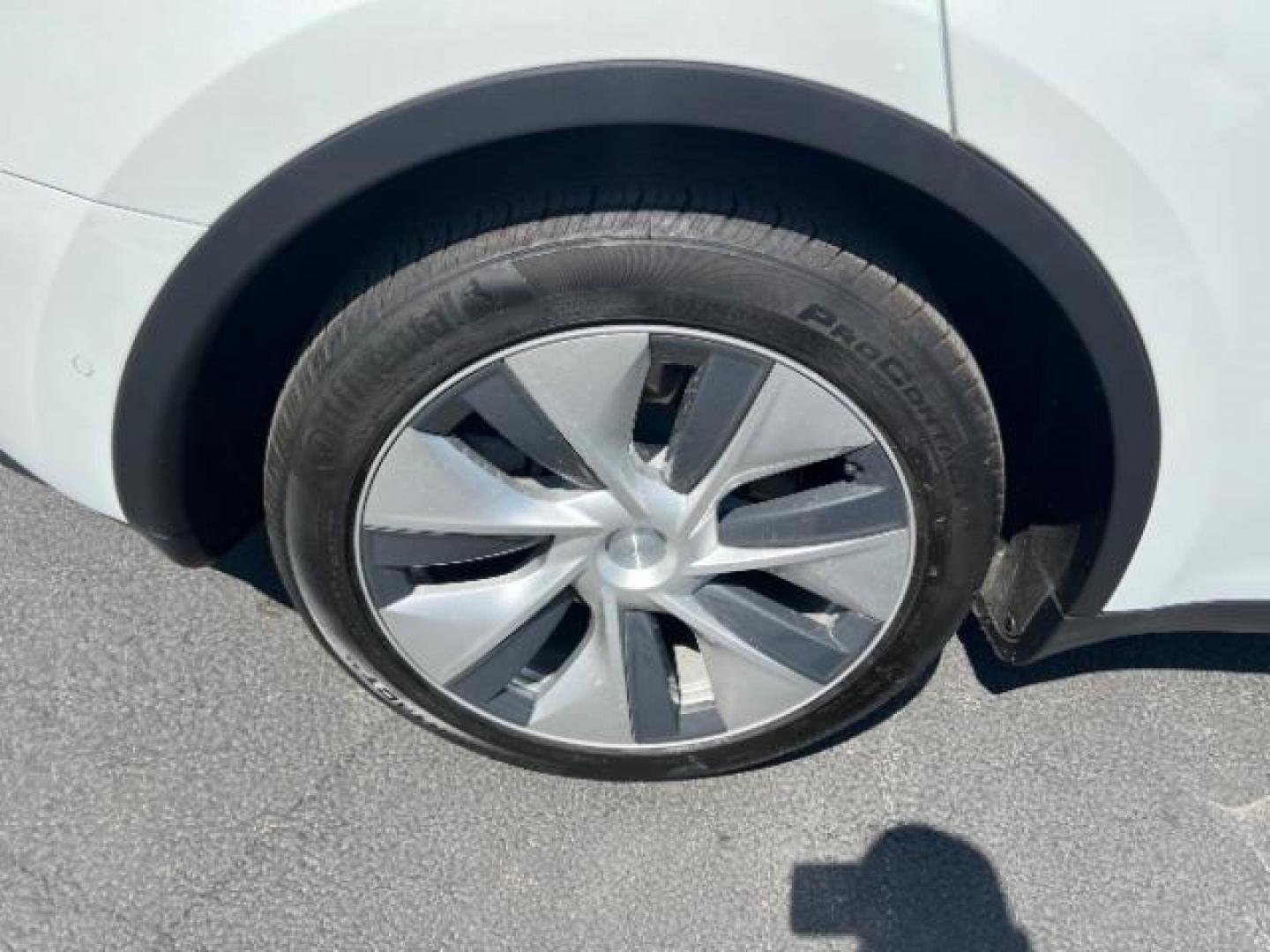 2021 Pearl White Multi-Coat Tesla Model Y Long Range Dual Motor All-Wheel Drive (5YJYGAEE9MF) , located at 1865 East Red Hills Pkwy, St. George, 84770, (435) 628-0023, 37.120850, -113.543640 - This Tesla is an AWD Long Range. 3rd ROW! 7 Seats!. Battery is 95% healthy, 293 on full charge. Near new condition! Full Tesla factory warranty up to 120k miles. Extended EV battery warranty available. Financing for ALL credit types. 4 Seasons Auto THE southern Utah Tesla Experts. Call or text - Photo#9
