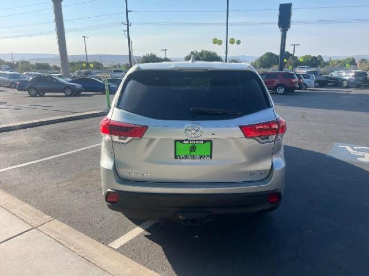2019 Celestial Silver Metallic /Ash Toyota Highlander LE Plus (5TDBZRFH8KS) with an 3.5L V-6 port/direct injection engine, AUTOMATIC transmission, located at 1865 East Red Hills Pkwy, St. George, 84770, (435) 628-0023, 37.120850, -113.543640 - We specialize in helping ALL people get the best financing available. No matter your credit score, good, bad or none we can get you an amazing rate. Had a bankruptcy, divorce, or repossessions? We give you the green light to get your credit back on the road. Low down and affordable payments that fit - Photo#5