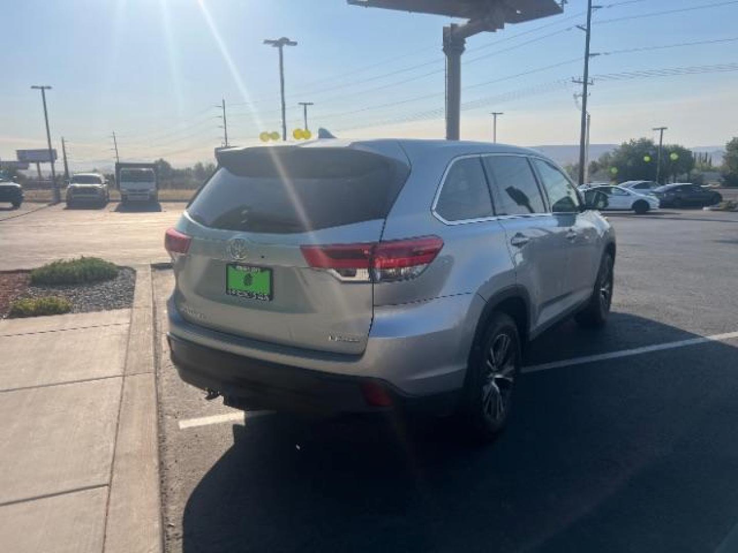 2019 Celestial Silver Metallic /Ash Toyota Highlander LE Plus (5TDBZRFH8KS) with an 3.5L V-6 port/direct injection engine, AUTOMATIC transmission, located at 1865 East Red Hills Pkwy, St. George, 84770, (435) 628-0023, 37.120850, -113.543640 - We specialize in helping ALL people get the best financing available. No matter your credit score, good, bad or none we can get you an amazing rate. Had a bankruptcy, divorce, or repossessions? We give you the green light to get your credit back on the road. Low down and affordable payments that fit - Photo#6