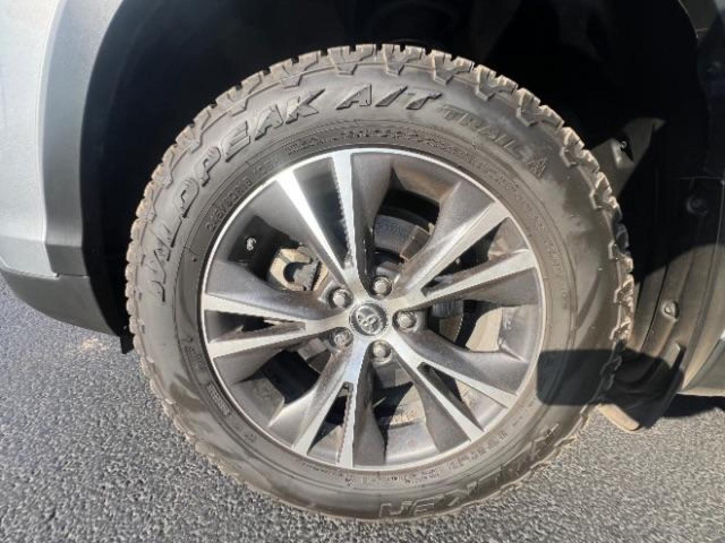 2019 Celestial Silver Metallic /Ash Toyota Highlander LE Plus (5TDBZRFH8KS) with an 3.5L V-6 port/direct injection engine, AUTOMATIC transmission, located at 1865 East Red Hills Pkwy, St. George, 84770, (435) 628-0023, 37.120850, -113.543640 - We specialize in helping ALL people get the best financing available. No matter your credit score, good, bad or none we can get you an amazing rate. Had a bankruptcy, divorce, or repossessions? We give you the green light to get your credit back on the road. Low down and affordable payments that fit - Photo#9