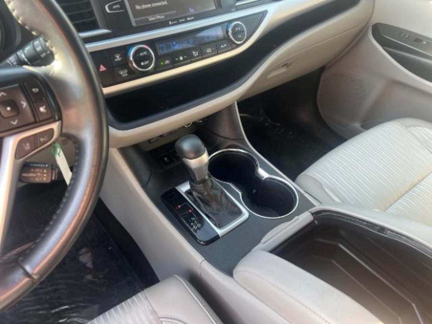 2019 Celestial Silver Metallic /Ash Toyota Highlander LE Plus (5TDBZRFH8KS) with an 3.5L V-6 port/direct injection engine, AUTOMATIC transmission, located at 1865 East Red Hills Pkwy, St. George, 84770, (435) 628-0023, 37.120850, -113.543640 - We specialize in helping ALL people get the best financing available. No matter your credit score, good, bad or none we can get you an amazing rate. Had a bankruptcy, divorce, or repossessions? We give you the green light to get your credit back on the road. Low down and affordable payments that fit - Photo#19