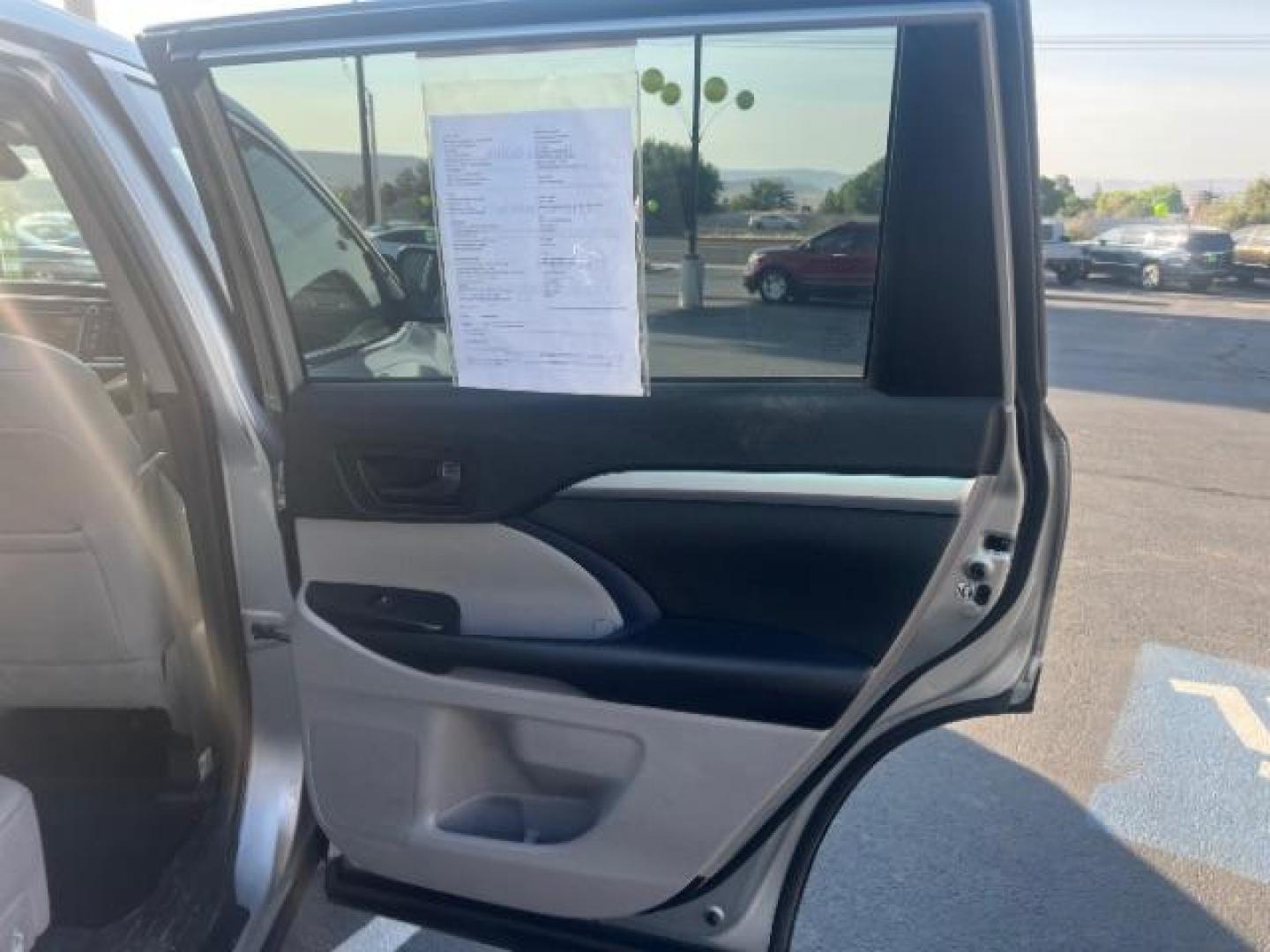 2019 Celestial Silver Metallic /Ash Toyota Highlander LE Plus (5TDBZRFH8KS) with an 3.5L V-6 port/direct injection engine, AUTOMATIC transmission, located at 1865 East Red Hills Pkwy, St. George, 84770, (435) 628-0023, 37.120850, -113.543640 - We specialize in helping ALL people get the best financing available. No matter your credit score, good, bad or none we can get you an amazing rate. Had a bankruptcy, divorce, or repossessions? We give you the green light to get your credit back on the road. Low down and affordable payments that fit - Photo#27