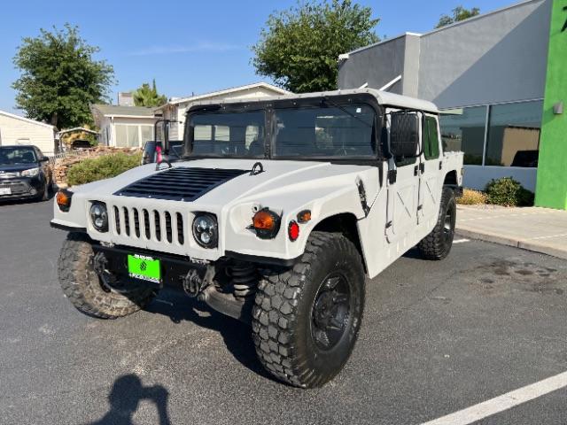 1994 Silver /LEATHER AM GENERAL HUMMER 4DR (156266) with an 6.2L NA engine, AUTOMATIC transmission, located at 1865 East Red Hills Pkwy, St. George, 84770, (435) 628-0023, 37.120850, -113.543640 - Thouroghly upgraded M998. 6.2 V8. Full frame and body rhinolined, Restomod A/C, Full roof, Full doors (set of half doors also included). Upgraded seats, 4 noise cancelling headphones and more. Runs and drives perfect. Starts on first crank everytime. NO LEAKS. A/C unit is brand new and works amazin - Photo#5