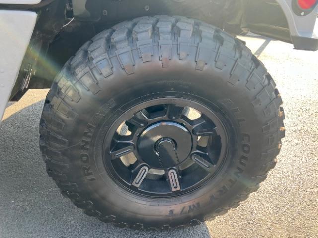 1994 Silver /LEATHER AM GENERAL HUMMER 4DR (156266) with an 6.2L NA engine, AUTOMATIC transmission, located at 1865 East Red Hills Pkwy, St. George, 84770, (435) 628-0023, 37.120850, -113.543640 - Thouroghly upgraded M998. 6.2 V8. Full frame and body rhinolined, Restomod A/C, Full roof, Full doors (set of half doors also included). Upgraded seats, 4 noise cancelling headphones and more. Runs and drives perfect. Starts on first crank everytime. NO LEAKS. A/C unit is brand new and works amazin - Photo#9