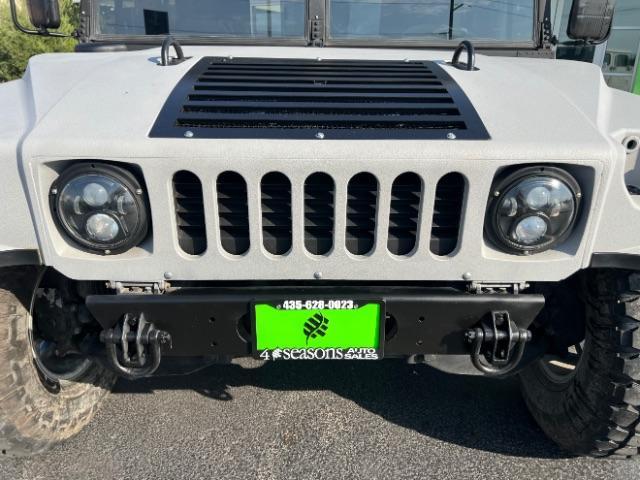 1994 Silver /LEATHER AM GENERAL HUMMER 4DR (156266) with an 6.2L NA engine, AUTOMATIC transmission, located at 1865 East Red Hills Pkwy, St. George, 84770, (435) 628-0023, 37.120850, -113.543640 - Thouroghly upgraded M998. 6.2 V8. Full frame and body rhinolined, Restomod A/C, Full roof, Full doors (set of half doors also included). Upgraded seats, 4 noise cancelling headphones and more. Runs and drives perfect. Starts on first crank everytime. NO LEAKS. A/C unit is brand new and works amazin - Photo#15