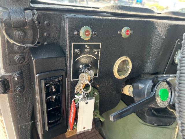 1994 Silver /LEATHER AM GENERAL HUMMER 4DR (156266) with an 6.2L NA engine, AUTOMATIC transmission, located at 1865 East Red Hills Pkwy, St. George, 84770, (435) 628-0023, 37.120850, -113.543640 - Thouroghly upgraded M998. 6.2 V8. Full frame and body rhinolined, Restomod A/C, Full roof, Full doors (set of half doors also included). Upgraded seats, 4 noise cancelling headphones and more. Runs and drives perfect. Starts on first crank everytime. NO LEAKS. A/C unit is brand new and works amazin - Photo#26