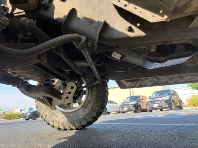 1994 Silver /LEATHER AM GENERAL HUMMER 4DR (156266) with an 6.2L NA engine, AUTOMATIC transmission, located at 1865 East Red Hills Pkwy, St. George, 84770, (435) 628-0023, 37.120850, -113.543640 - Thouroghly upgraded M998. 6.2 V8. Full frame and body rhinolined, Restomod A/C, Full roof, Full doors (set of half doors also included). Upgraded seats, 4 noise cancelling headphones and more. Runs and drives perfect. Starts on first crank everytime. NO LEAKS. A/C unit is brand new and works amazin - Photo#39