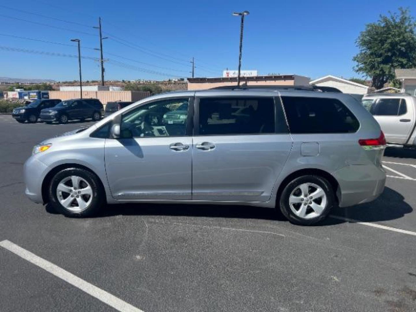 2013 Silver Sky Metallic /Light Gray Toyota Sienna LE V6 7 Passenger Auto Access Seat | LE V6 8 Passenger (5TDKK3DC3DS) with an 3.5L V-6 DOHC engine, Automatic transmission, located at 1865 East Red Hills Pkwy, St. George, 84770, (435) 628-0023, 37.120850, -113.543640 - We specialize in helping ALL people get the best financing available. No matter your credit score, good, bad or none we can get you an amazing rate. Had a bankruptcy, divorce, or repossessions? We give you the green light to get your credit back on the road. Low down and affordable payments that fit - Photo#3