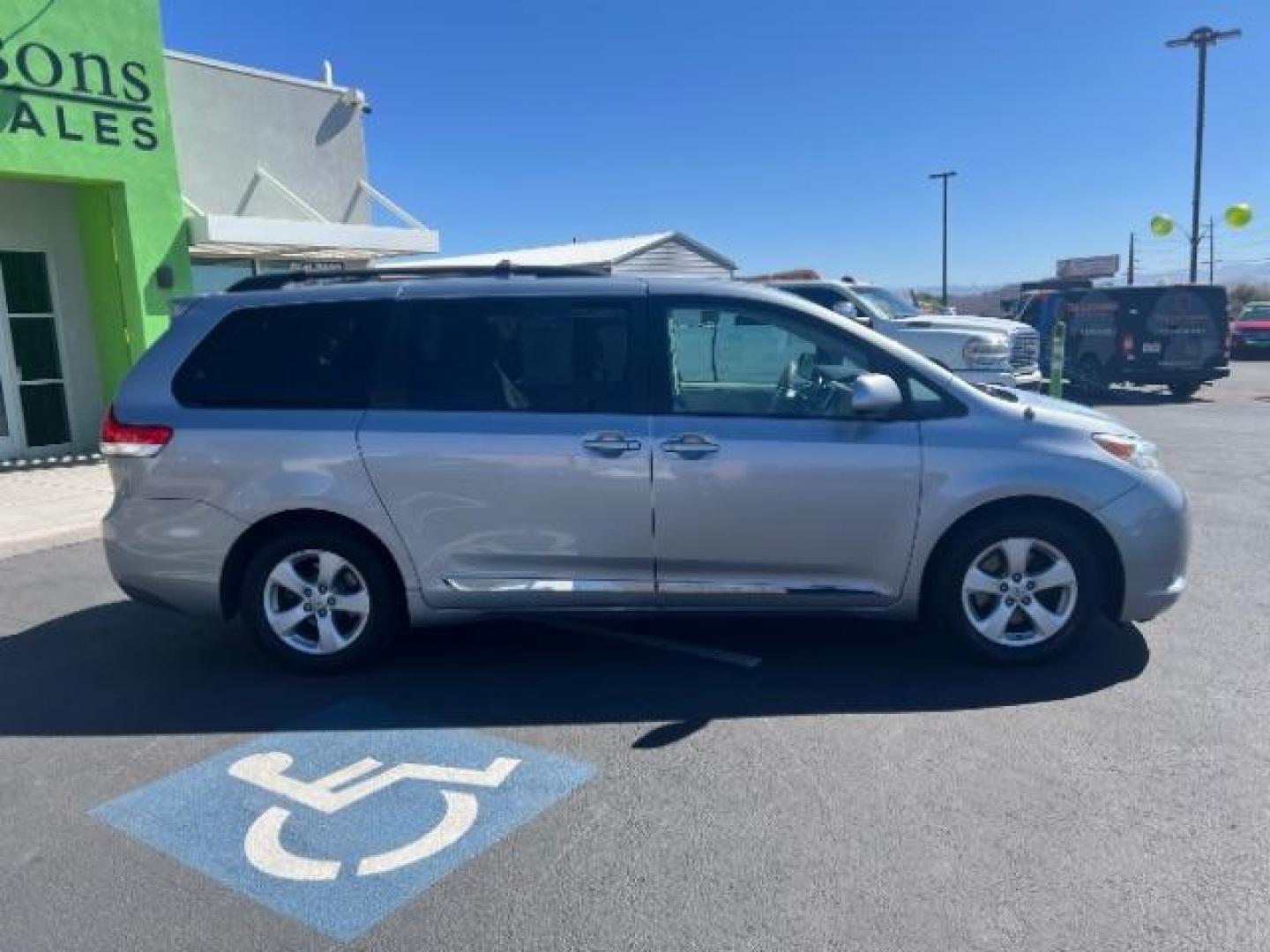 2013 Silver Sky Metallic /Light Gray Toyota Sienna LE V6 7 Passenger Auto Access Seat | LE V6 8 Passenger (5TDKK3DC3DS) with an 3.5L V-6 DOHC engine, Automatic transmission, located at 1865 East Red Hills Pkwy, St. George, 84770, (435) 628-0023, 37.120850, -113.543640 - We specialize in helping ALL people get the best financing available. No matter your credit score, good, bad or none we can get you an amazing rate. Had a bankruptcy, divorce, or repossessions? We give you the green light to get your credit back on the road. Low down and affordable payments that fit - Photo#7