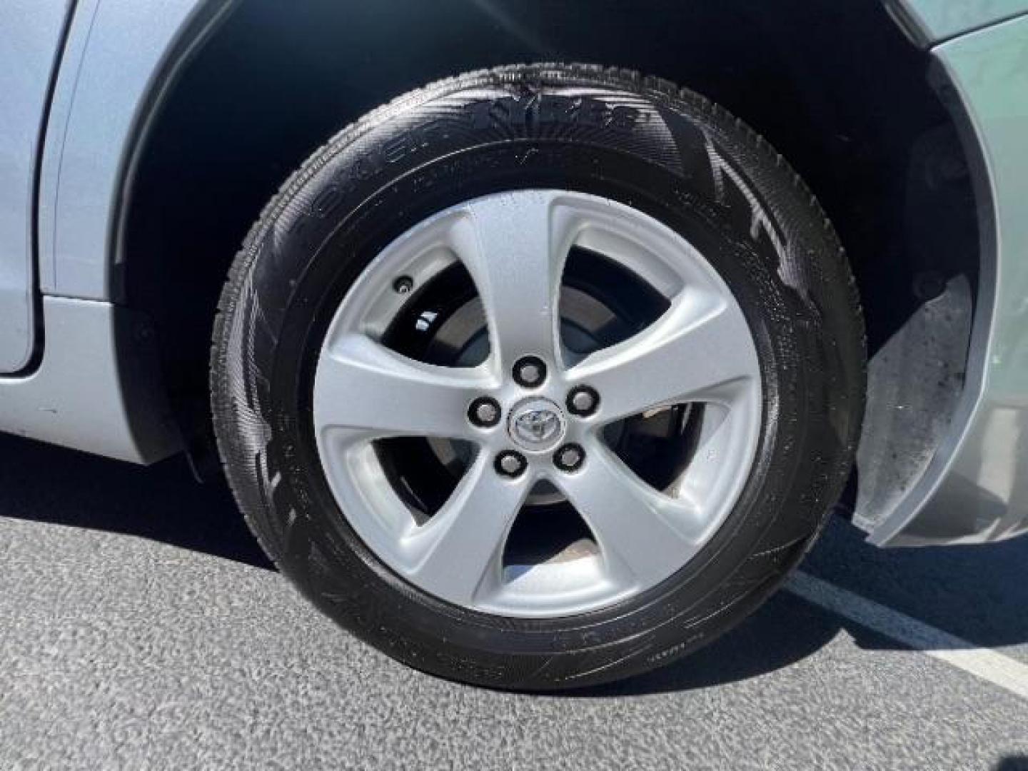 2013 Silver Sky Metallic /Light Gray Toyota Sienna LE V6 7 Passenger Auto Access Seat | LE V6 8 Passenger (5TDKK3DC3DS) with an 3.5L V-6 DOHC engine, Automatic transmission, located at 1865 East Red Hills Pkwy, St. George, 84770, (435) 628-0023, 37.120850, -113.543640 - We specialize in helping ALL people get the best financing available. No matter your credit score, good, bad or none we can get you an amazing rate. Had a bankruptcy, divorce, or repossessions? We give you the green light to get your credit back on the road. Low down and affordable payments that fit - Photo#8