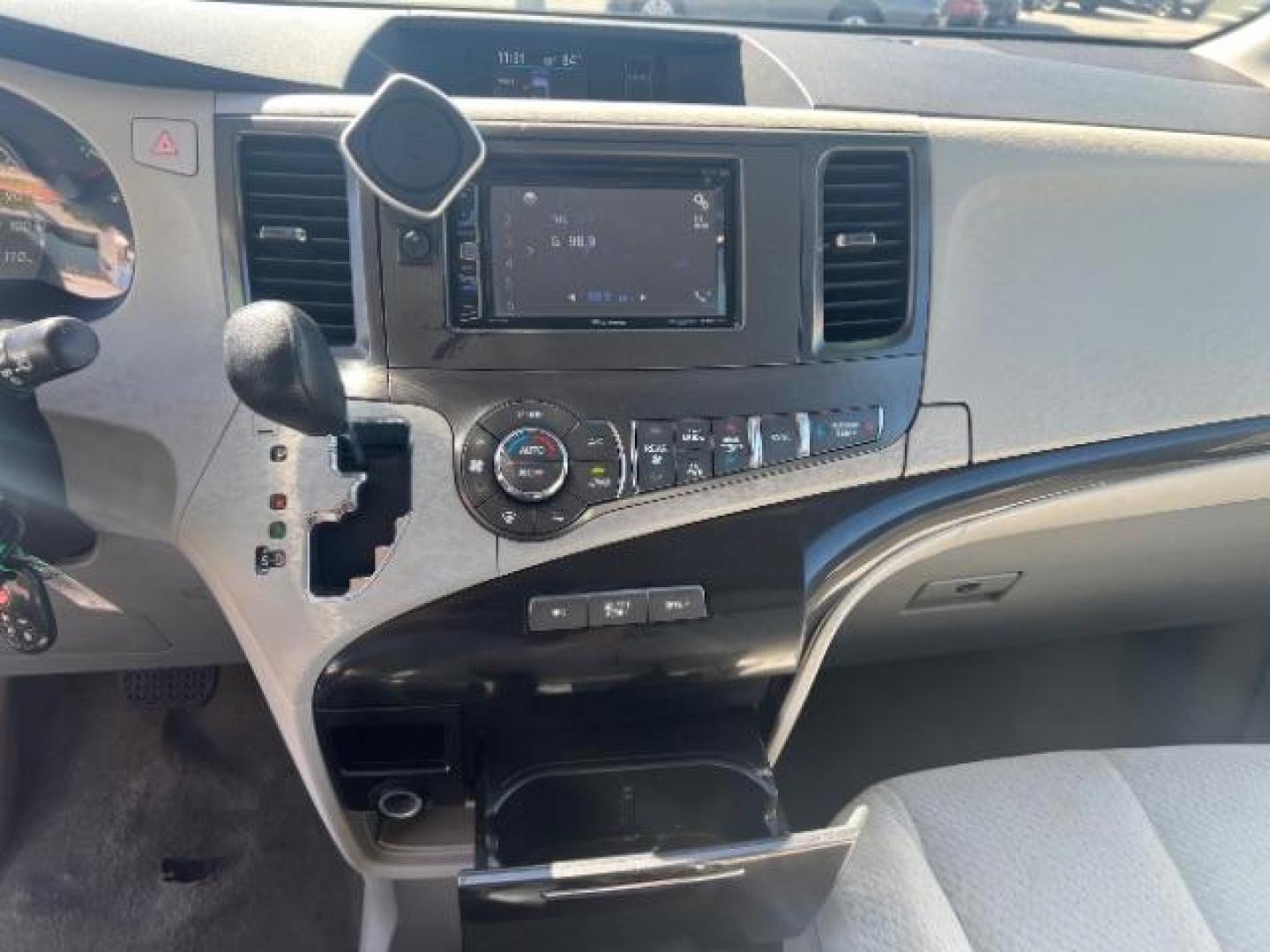 2013 Silver Sky Metallic /Light Gray Toyota Sienna LE V6 7 Passenger Auto Access Seat | LE V6 8 Passenger (5TDKK3DC3DS) with an 3.5L V-6 DOHC engine, Automatic transmission, located at 1865 East Red Hills Pkwy, St. George, 84770, (435) 628-0023, 37.120850, -113.543640 - We specialize in helping ALL people get the best financing available. No matter your credit score, good, bad or none we can get you an amazing rate. Had a bankruptcy, divorce, or repossessions? We give you the green light to get your credit back on the road. Low down and affordable payments that fit - Photo#17