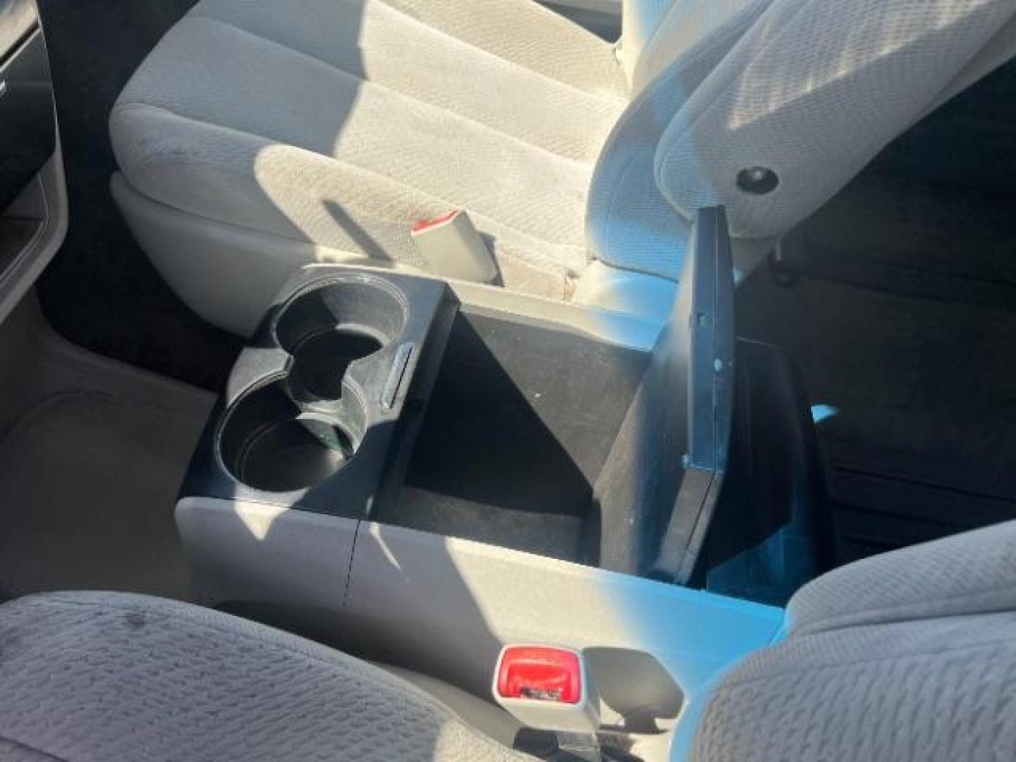 2013 Silver Sky Metallic /Light Gray Toyota Sienna LE V6 7 Passenger Auto Access Seat | LE V6 8 Passenger (5TDKK3DC3DS) with an 3.5L V-6 DOHC engine, Automatic transmission, located at 1865 East Red Hills Pkwy, St. George, 84770, (435) 628-0023, 37.120850, -113.543640 - We specialize in helping ALL people get the best financing available. No matter your credit score, good, bad or none we can get you an amazing rate. Had a bankruptcy, divorce, or repossessions? We give you the green light to get your credit back on the road. Low down and affordable payments that fit - Photo#18
