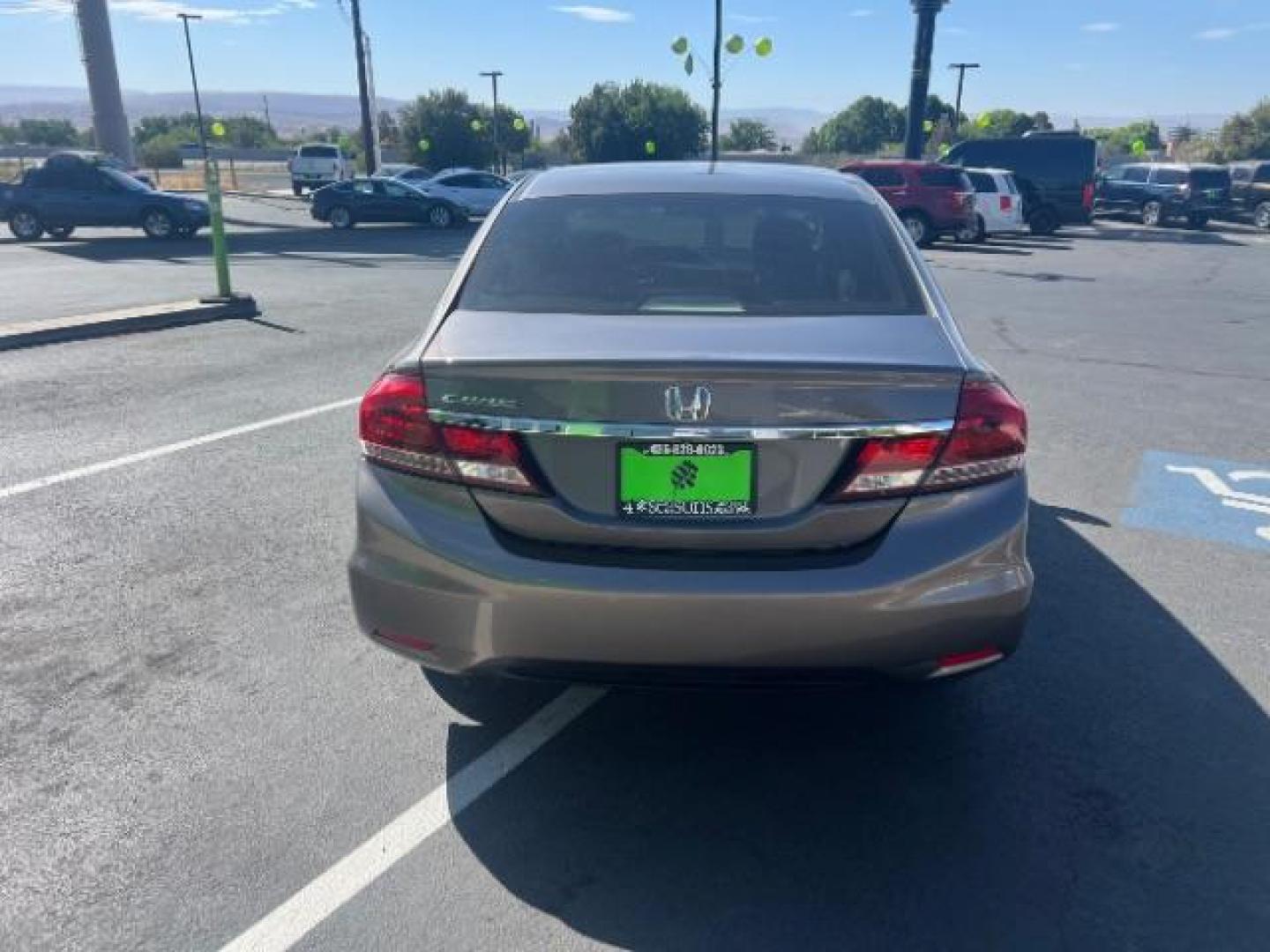 2013 Kona Coffee Metallic /Beige Honda Civic EX (19XFB2F82DE) with an 1.8L I-4 i-VTEC variable valve control engine, Automatic transmission, located at 940 North Main Street, Cedar City, UT, 84720, (435) 628-0023, 37.692936, -113.061897 - We specialize in helping ALL people get the best financing available. No matter your credit score, good, bad or none we can get you an amazing rate. Had a bankruptcy, divorce, or repossessions? We give you the green light to get your credit back on the road. Low down and affordable payments that fit - Photo#5