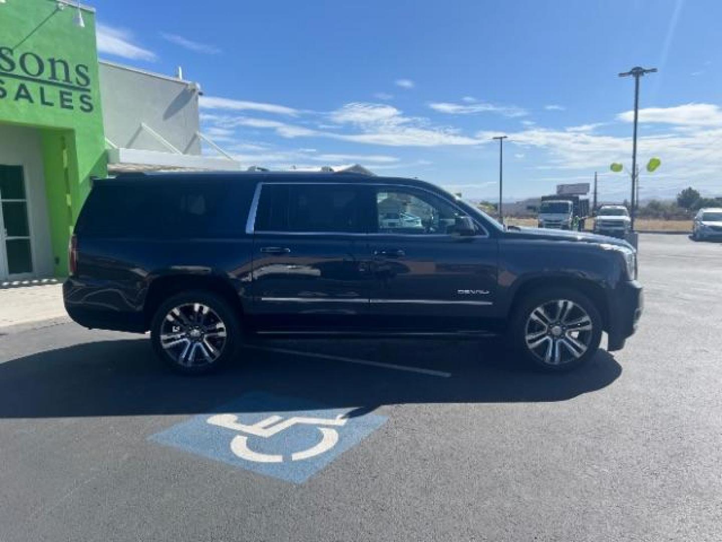 2018 Dark Sapphire Blue Metallic /Jet Black GMC Yukon XL Denali (1GKS2HKJ6JR) with an EcoTec3 6.2L V-8 gasoline direct injection engine, Automatic transmission, located at 1865 East Red Hills Pkwy, St. George, 84770, (435) 628-0023, 37.120850, -113.543640 - Full size Yukon XL 4x4 in excellent condition. Runs a drives perfect. Had all its maintenance done on time. Loaded with every option: 8 Seats, Dual DVD, Trailering Package, Adaptive cruise, Sunroof, backup camera. We specialize in helping ALL people get the best financing available. No matter you - Photo#7