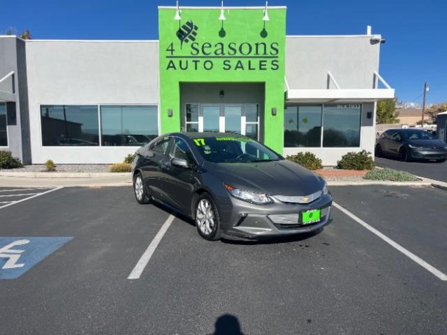 2017 Heather Gray Metallic /Jet Black/Jet Black Accents Chevrolet Volt Premier (1G1RD6S51HU) with an Voltec 1.5L I-4 gasoline direct injection engine, Continuously Variable Transmission transmission, located at 940 North Main Street, Cedar City, UT, 84720, (435) 628-0023, 37.692936, -113.061897 - We specialize in helping ALL people get the best financing available. No matter your credit score, good, bad or none we can get you an amazing rate. Had a bankruptcy, divorce, or repossessions? We give you the green light to get your credit back on the road. Low down and affordable payments that fit - Photo#0