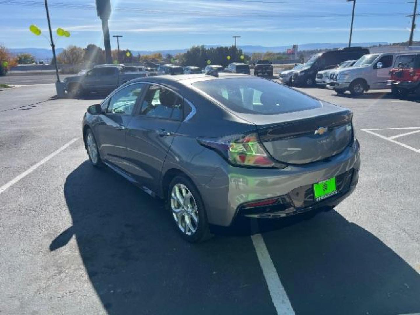 2017 Heather Gray Metallic /Jet Black/Jet Black Accents Chevrolet Volt Premier (1G1RD6S51HU) with an Voltec 1.5L I-4 gasoline direct injection engine, Continuously Variable Transmission transmission, located at 940 North Main Street, Cedar City, UT, 84720, (435) 628-0023, 37.692936, -113.061897 - We specialize in helping ALL people get the best financing available. No matter your credit score, good, bad or none we can get you an amazing rate. Had a bankruptcy, divorce, or repossessions? We give you the green light to get your credit back on the road. Low down and affordable payments that fit - Photo#4