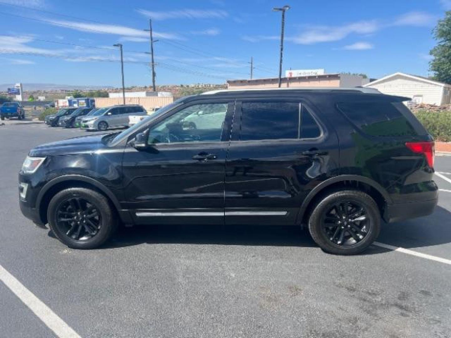 2017 Shadow Black /Dark Earth Gray Ford Explorer XLT (1FM5K7D87HG) with an EcoBoost 2.3L I-4 gasoline direct injection engine, Automatic transmission, located at 1865 East Red Hills Pkwy, St. George, 84770, (435) 628-0023, 37.120850, -113.543640 - Photo#3