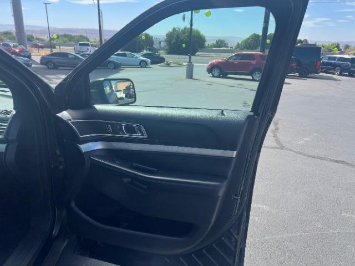 2017 Shadow Black /Dark Earth Gray Ford Explorer XLT (1FM5K7D87HG) with an EcoBoost 2.3L I-4 gasoline direct injection engine, Automatic transmission, located at 1865 East Red Hills Pkwy, St. George, 84770, (435) 628-0023, 37.120850, -113.543640 - Photo#31
