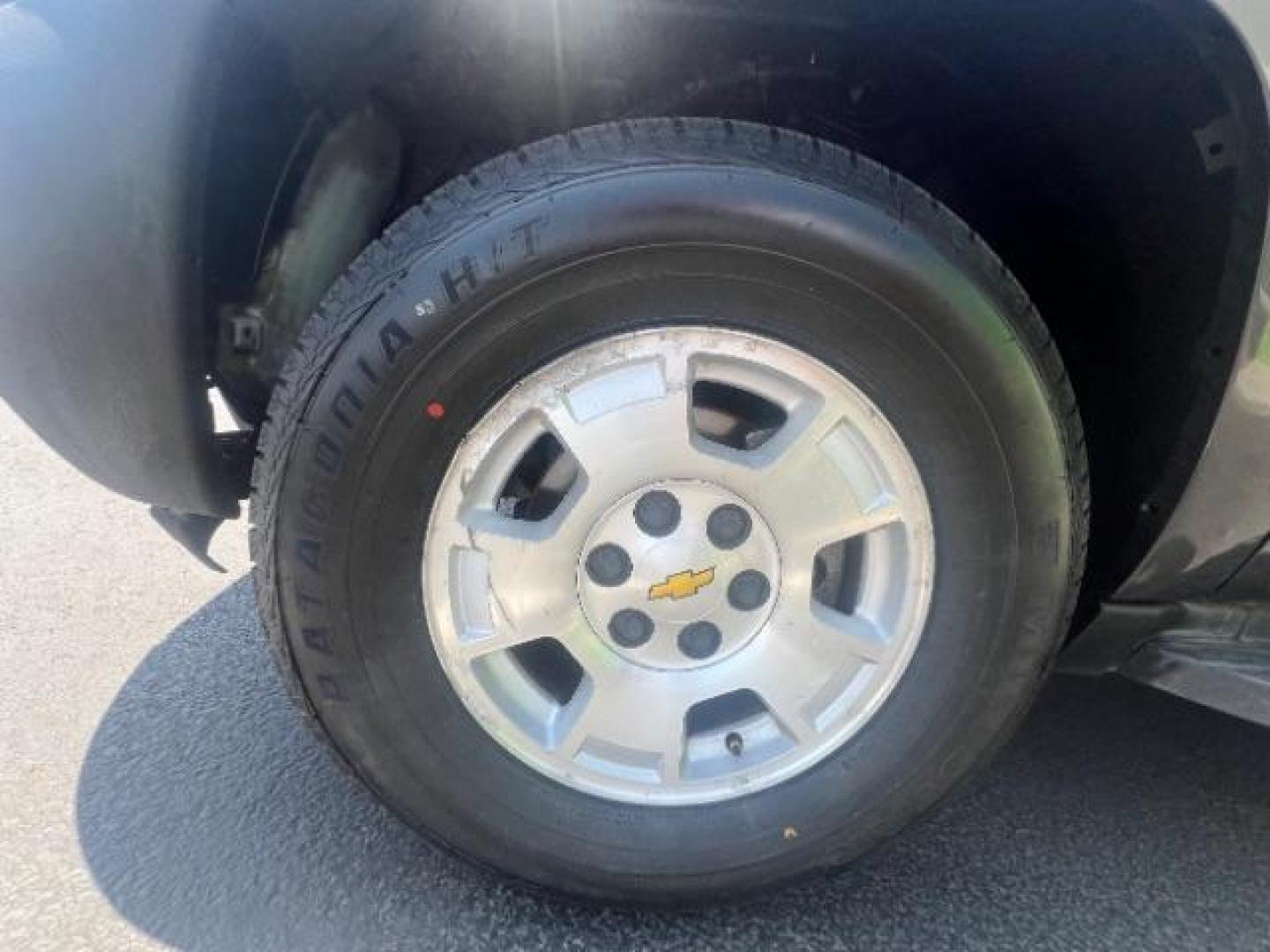 2010 Black Granite Metallic /Ebony Chevrolet Avalanche 1500 LT1 (3GNVKFE07AG) with an Vortec 5.3L V-8 variable valve control engine, Automatic transmission, located at 1865 East Red Hills Pkwy, St. George, 84770, (435) 628-0023, 37.120850, -113.543640 - Photo#11