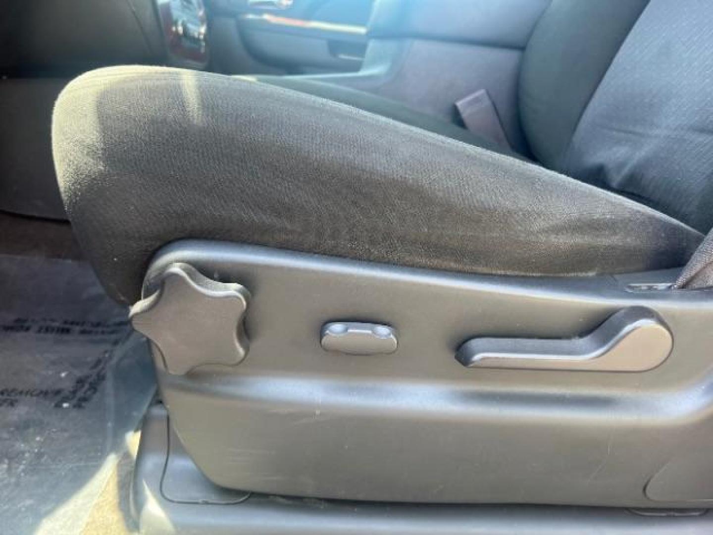 2010 Black Granite Metallic /Ebony Chevrolet Avalanche 1500 LT1 (3GNVKFE07AG) with an Vortec 5.3L V-8 variable valve control engine, Automatic transmission, located at 1865 East Red Hills Pkwy, St. George, 84770, (435) 628-0023, 37.120850, -113.543640 - Photo#13