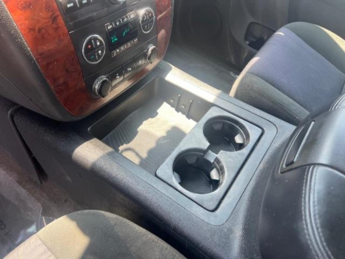 2010 Black Granite Metallic /Ebony Chevrolet Avalanche 1500 LT1 (3GNVKFE07AG) with an Vortec 5.3L V-8 variable valve control engine, Automatic transmission, located at 1865 East Red Hills Pkwy, St. George, 84770, (435) 628-0023, 37.120850, -113.543640 - Photo#18