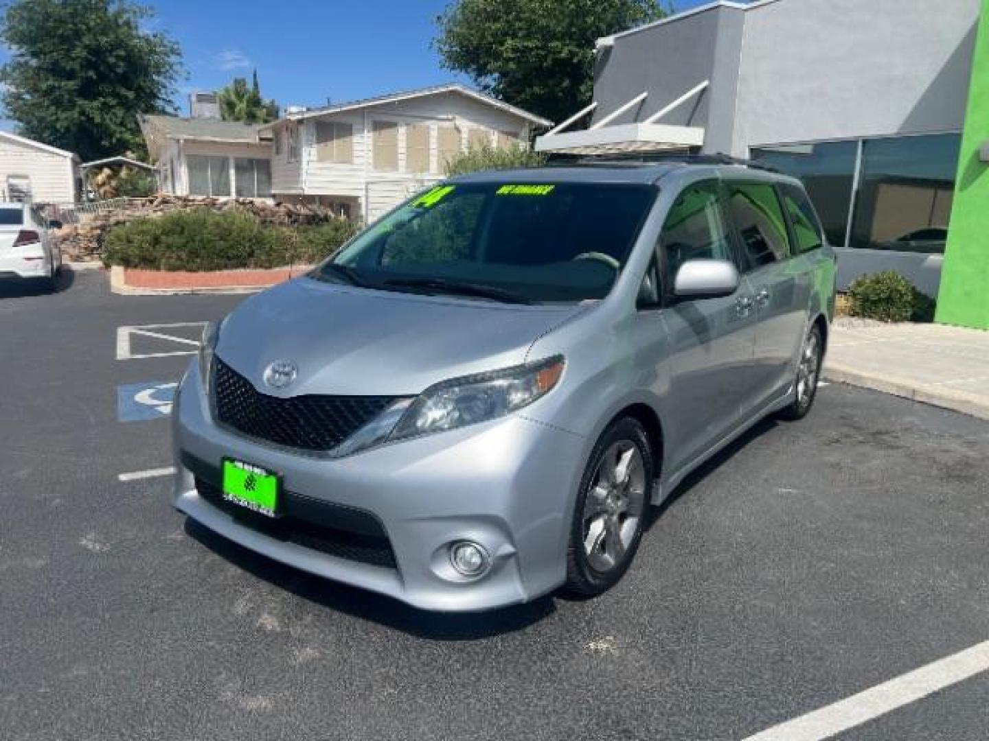 2014 Predawn Gray Mica /Dark Charcoal Toyota Sienna SE 8 Passenger (5TDXK3DCXES) with an 3.5L V-6 DOHC engine, Automatic transmission, located at 1865 East Red Hills Pkwy, St. George, 84770, (435) 628-0023, 37.120850, -113.543640 - Photo#2