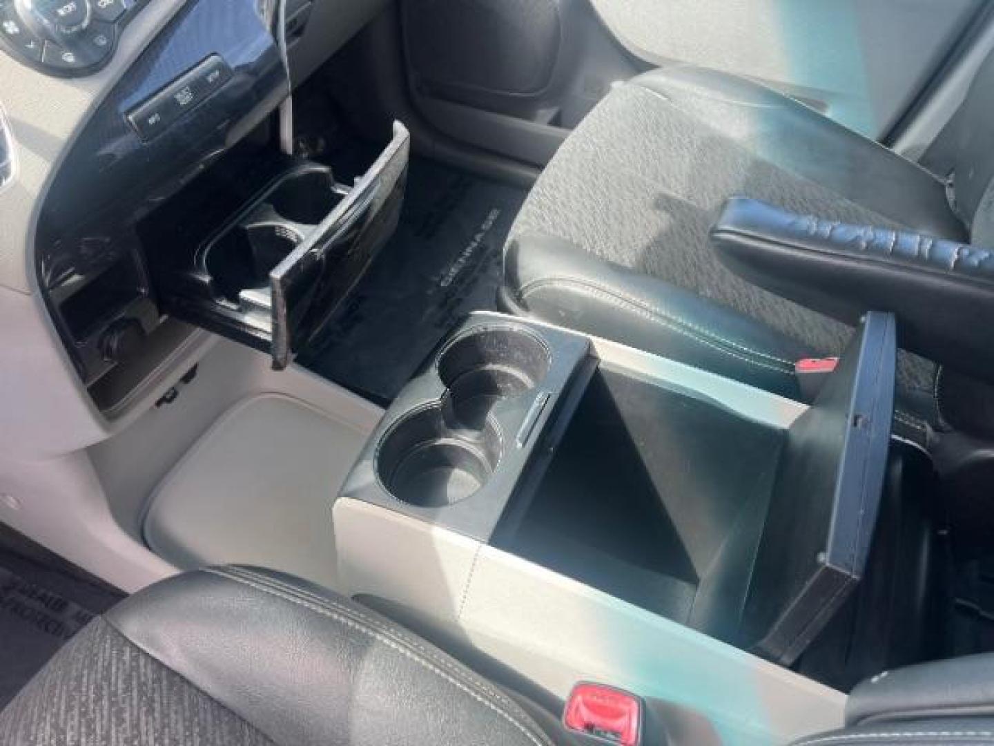 2014 Predawn Gray Mica /Dark Charcoal Toyota Sienna SE 8 Passenger (5TDXK3DCXES) with an 3.5L V-6 DOHC engine, Automatic transmission, located at 1865 East Red Hills Pkwy, St. George, 84770, (435) 628-0023, 37.120850, -113.543640 - Photo#19