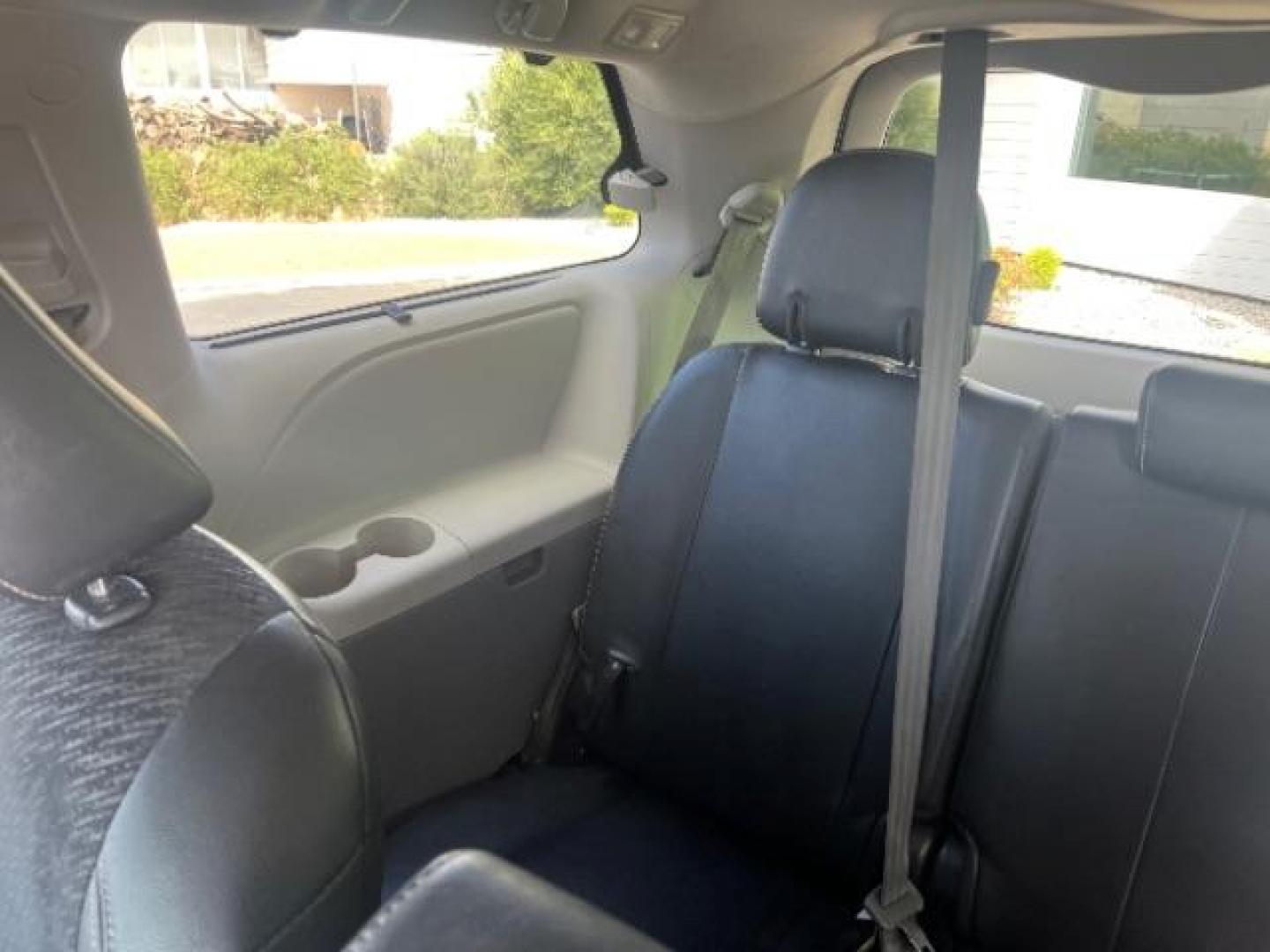2014 Predawn Gray Mica /Dark Charcoal Toyota Sienna SE 8 Passenger (5TDXK3DCXES) with an 3.5L V-6 DOHC engine, Automatic transmission, located at 1865 East Red Hills Pkwy, St. George, 84770, (435) 628-0023, 37.120850, -113.543640 - Photo#25