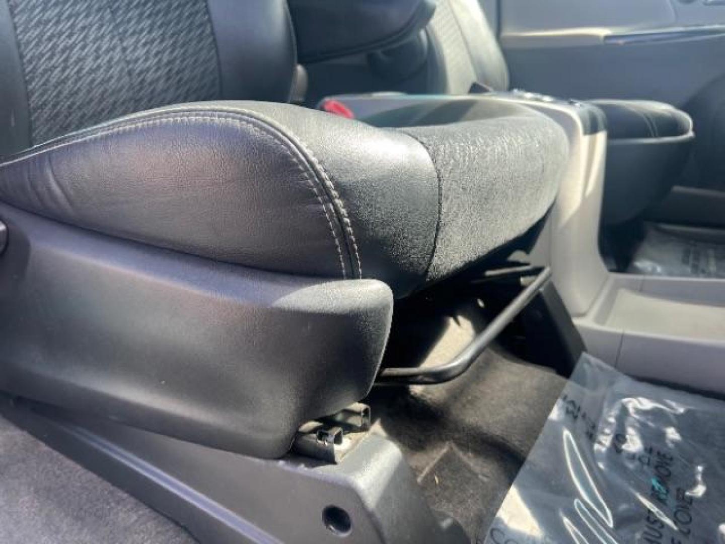 2014 Predawn Gray Mica /Dark Charcoal Toyota Sienna SE 8 Passenger (5TDXK3DCXES) with an 3.5L V-6 DOHC engine, Automatic transmission, located at 1865 East Red Hills Pkwy, St. George, 84770, (435) 628-0023, 37.120850, -113.543640 - Photo#29