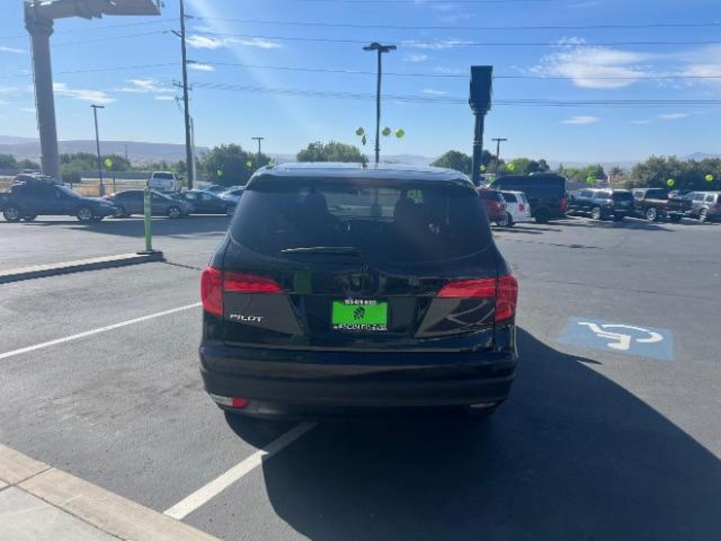 2016 Crystal Black Pearl /Gray Honda Pilot EX-L (5FNYF5H59GB) with an 3.5L V-6 gasoline direct injection engine, Automatic transmission, located at 1865 East Red Hills Pkwy, St. George, 84770, (435) 628-0023, 37.120850, -113.543640 - Photo#5