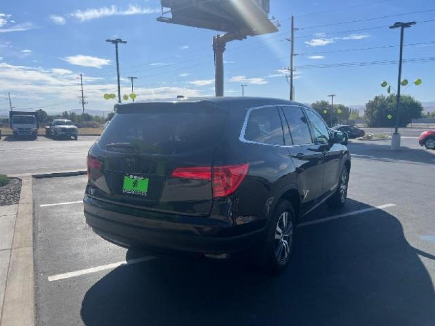 2016 Crystal Black Pearl /Gray Honda Pilot EX-L (5FNYF5H59GB) with an 3.5L V-6 gasoline direct injection engine, Automatic transmission, located at 1865 East Red Hills Pkwy, St. George, 84770, (435) 628-0023, 37.120850, -113.543640 - Photo#6