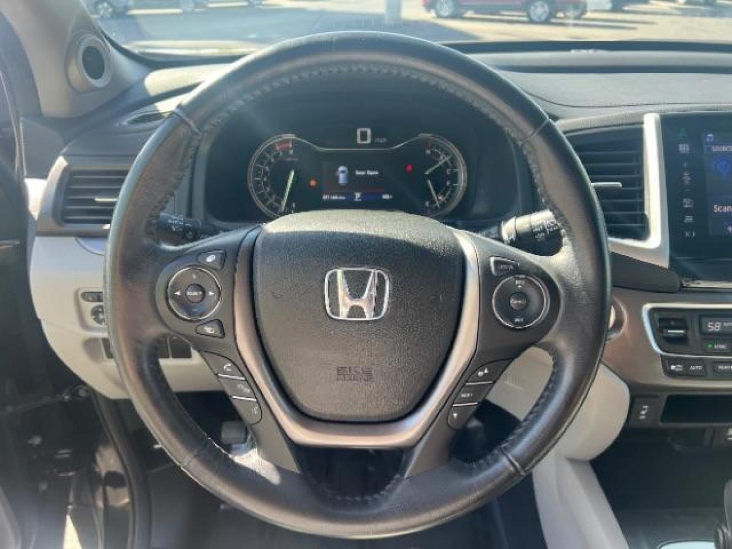 2016 Crystal Black Pearl /Gray Honda Pilot EX-L (5FNYF5H59GB) with an 3.5L V-6 gasoline direct injection engine, Automatic transmission, located at 1865 East Red Hills Pkwy, St. George, 84770, (435) 628-0023, 37.120850, -113.543640 - Photo#16