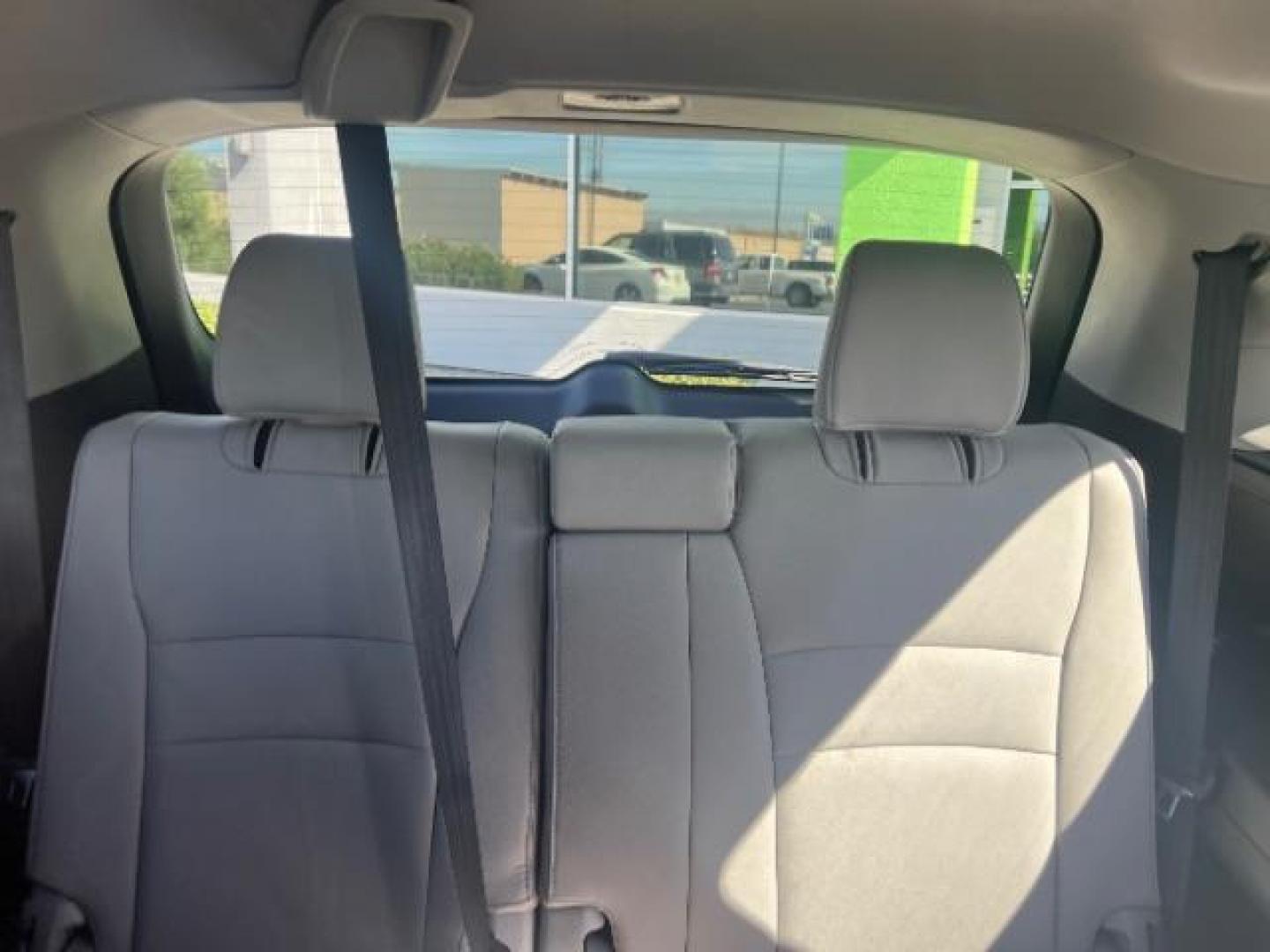 2016 Crystal Black Pearl /Gray Honda Pilot EX-L (5FNYF5H59GB) with an 3.5L V-6 gasoline direct injection engine, Automatic transmission, located at 1865 East Red Hills Pkwy, St. George, 84770, (435) 628-0023, 37.120850, -113.543640 - Photo#26