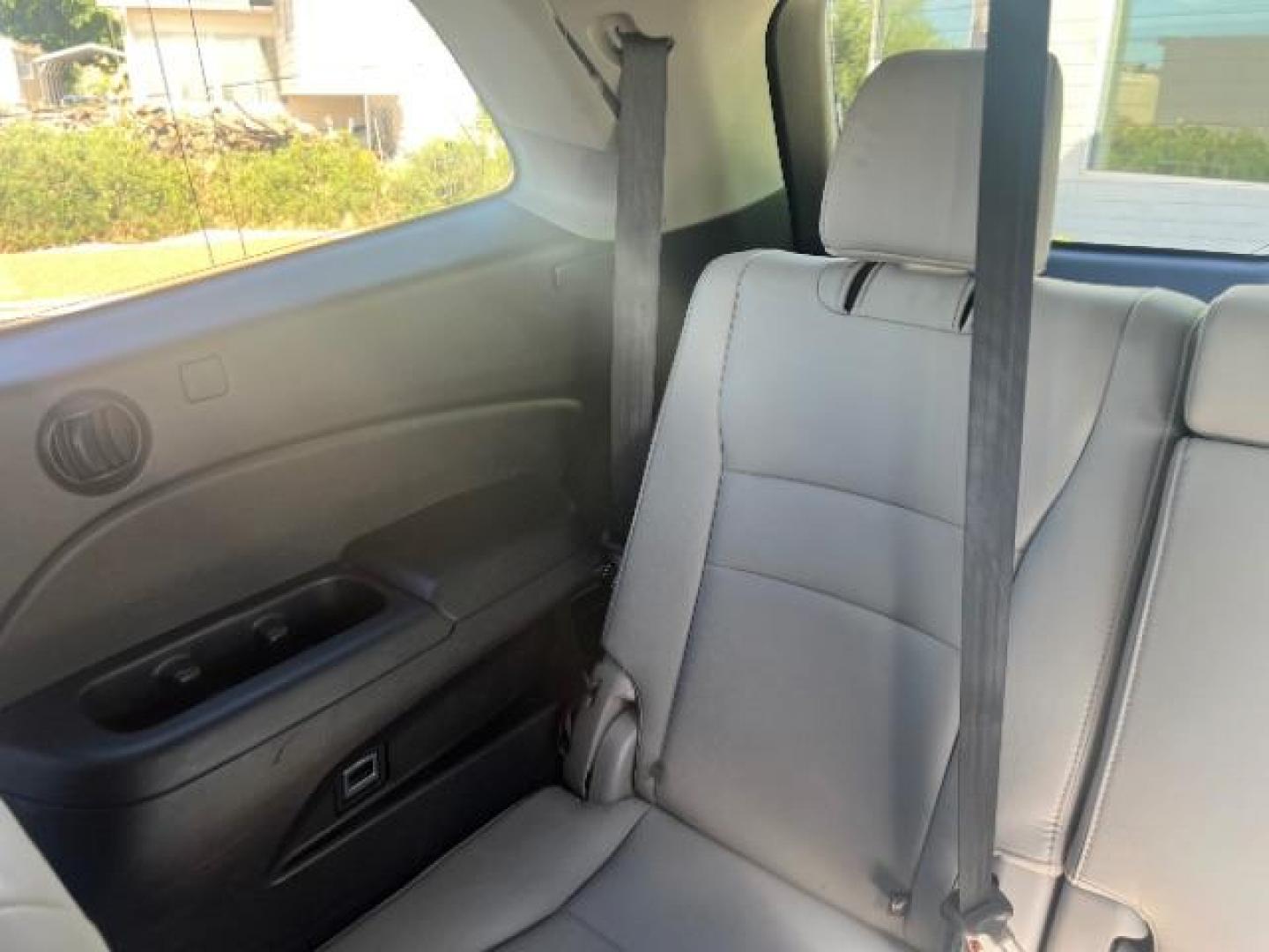 2016 Crystal Black Pearl /Gray Honda Pilot EX-L (5FNYF5H59GB) with an 3.5L V-6 gasoline direct injection engine, Automatic transmission, located at 1865 East Red Hills Pkwy, St. George, 84770, (435) 628-0023, 37.120850, -113.543640 - Photo#27