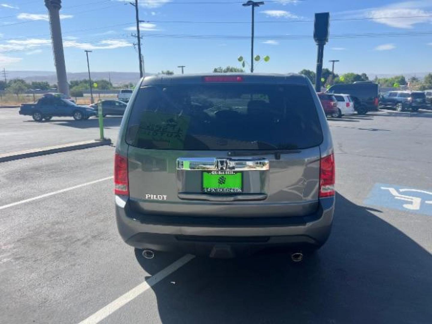 2013 Polished Metal Metallic /Gray Honda Pilot EX (5FNYF3H47DB) with an 3.5L V-6 i-VTEC VCM variable valve control engine, Automatic transmission, located at 1865 East Red Hills Pkwy, St. George, 84770, (435) 628-0023, 37.120850, -113.543640 - Photo#5