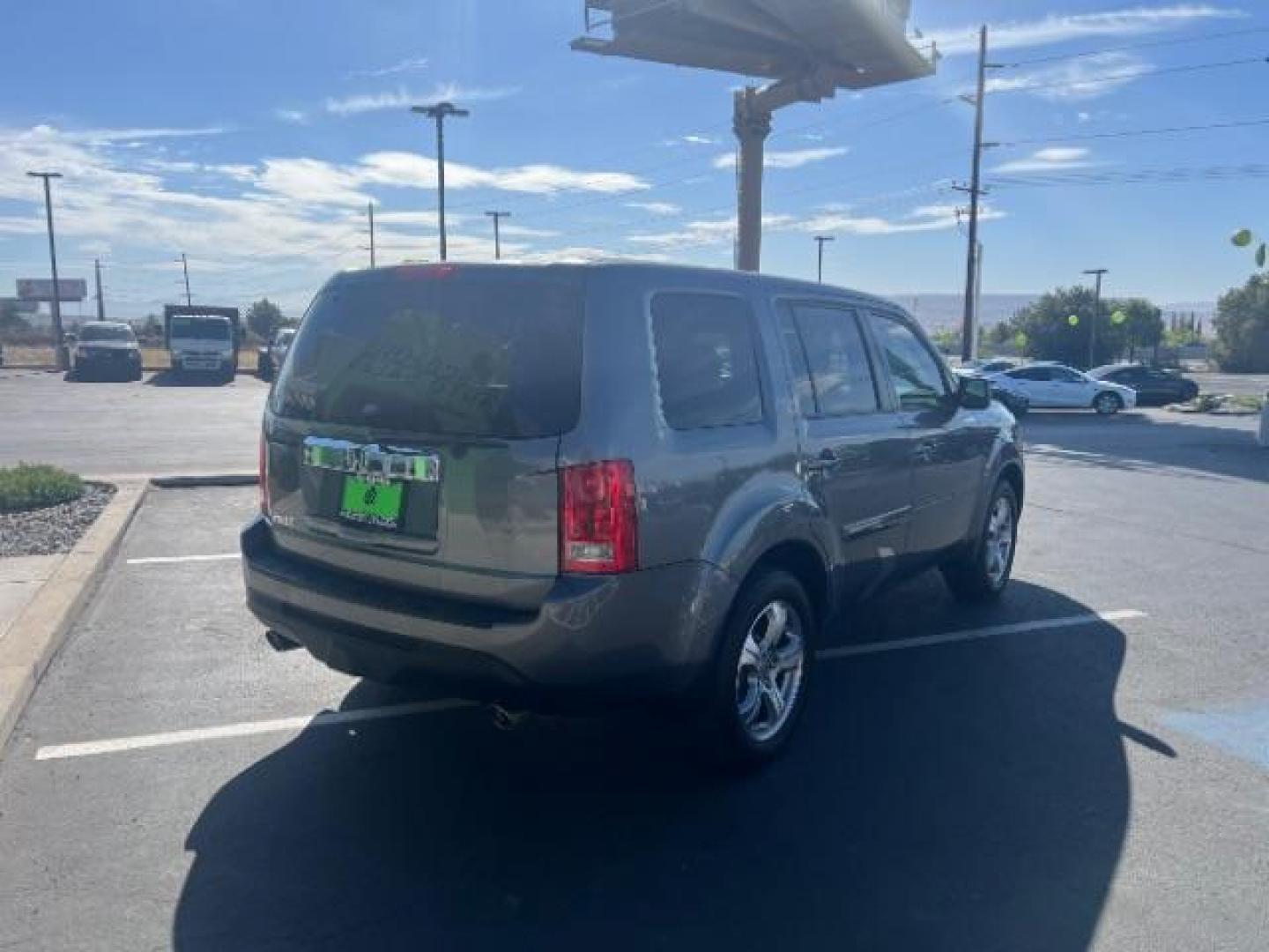 2013 Polished Metal Metallic /Gray Honda Pilot EX (5FNYF3H47DB) with an 3.5L V-6 i-VTEC VCM variable valve control engine, Automatic transmission, located at 1865 East Red Hills Pkwy, St. George, 84770, (435) 628-0023, 37.120850, -113.543640 - Photo#6