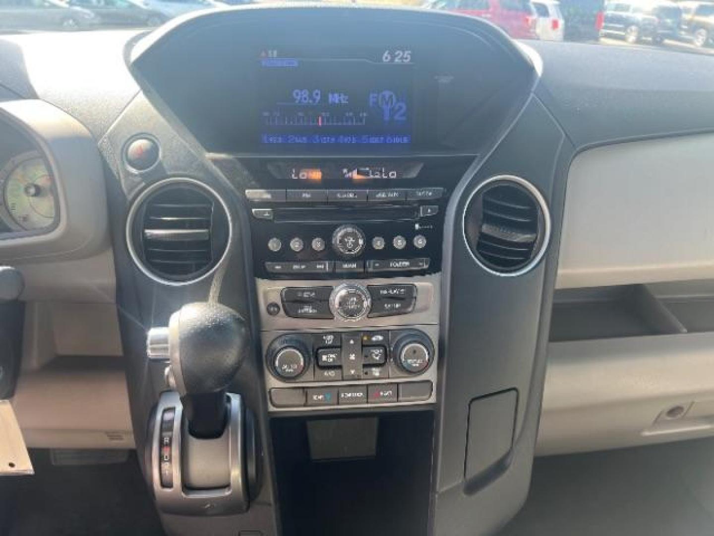 2013 Polished Metal Metallic /Gray Honda Pilot EX (5FNYF3H47DB) with an 3.5L V-6 i-VTEC VCM variable valve control engine, Automatic transmission, located at 1865 East Red Hills Pkwy, St. George, 84770, (435) 628-0023, 37.120850, -113.543640 - Photo#17