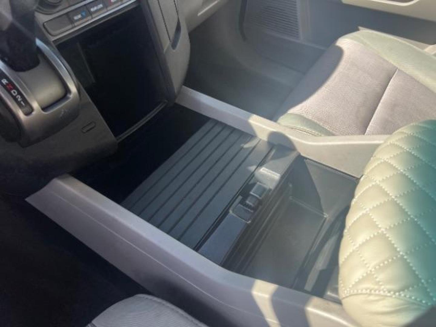 2013 Polished Metal Metallic /Gray Honda Pilot EX (5FNYF3H47DB) with an 3.5L V-6 i-VTEC VCM variable valve control engine, Automatic transmission, located at 1865 East Red Hills Pkwy, St. George, 84770, (435) 628-0023, 37.120850, -113.543640 - Photo#18