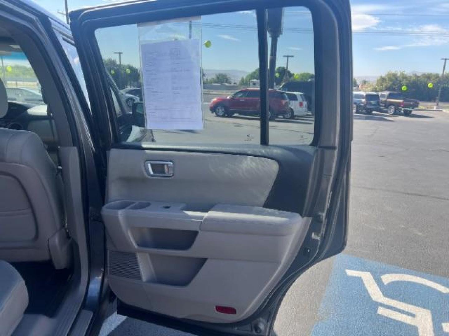 2013 Polished Metal Metallic /Gray Honda Pilot EX (5FNYF3H47DB) with an 3.5L V-6 i-VTEC VCM variable valve control engine, Automatic transmission, located at 1865 East Red Hills Pkwy, St. George, 84770, (435) 628-0023, 37.120850, -113.543640 - Photo#29