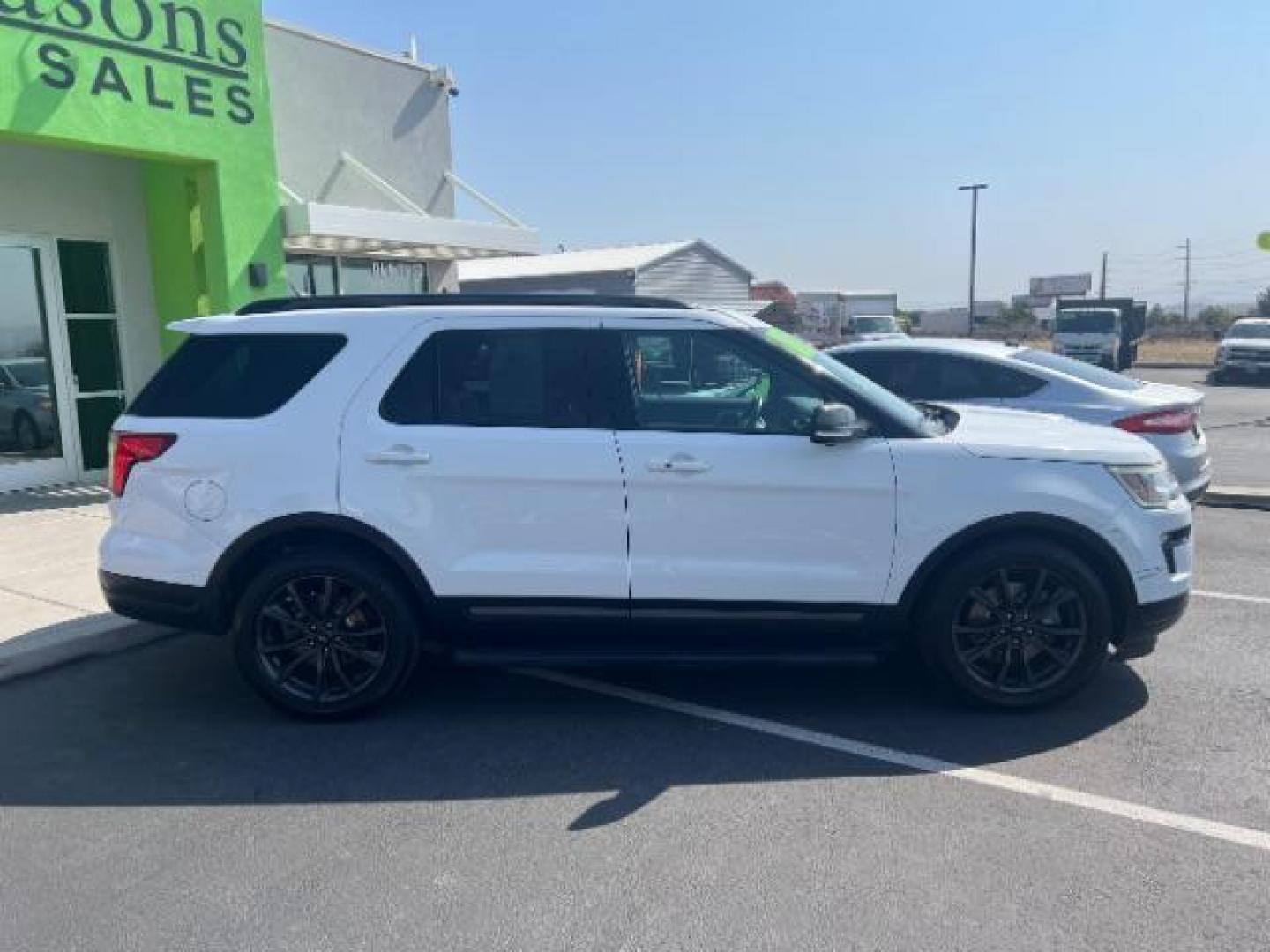 2018 Oxford White /Ebony Black Ford Explorer XLT (1FM5K7D82JG) with an EcoBoost 2.3L I-4 gasoline direct injection engine, Automatic transmission, located at 1865 East Red Hills Pkwy, St. George, 84770, (435) 628-0023, 37.120850, -113.543640 - We specialize in helping ALL people get the best financing available. No matter your credit score, good, bad or none we can get you an amazing rate. Had a bankruptcy, divorce, or repossessions? We give you the green light to get your credit back on the road. Low down and affordable payments that fit - Photo#7