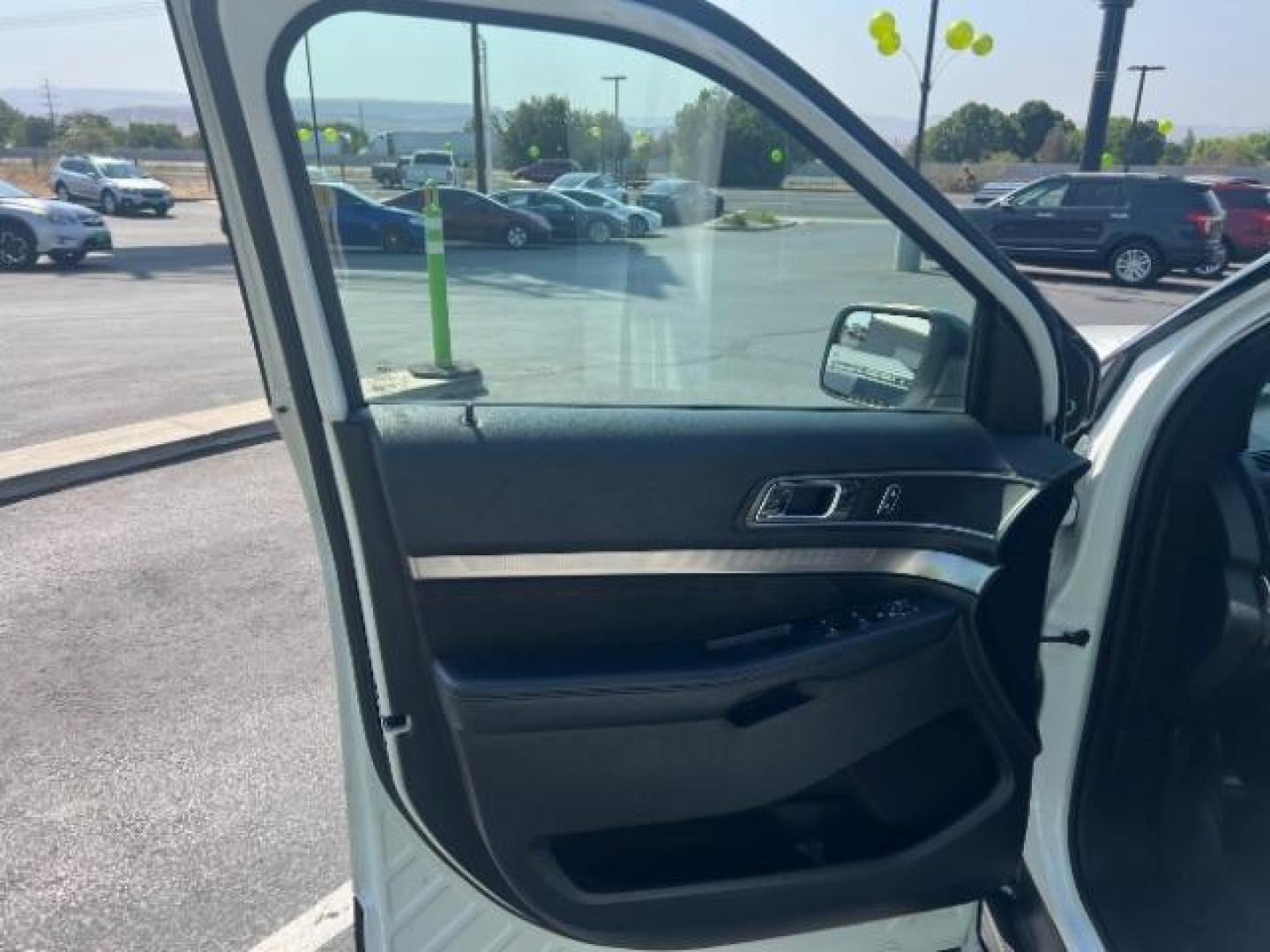 2018 Oxford White /Ebony Black Ford Explorer XLT (1FM5K7D82JG) with an EcoBoost 2.3L I-4 gasoline direct injection engine, Automatic transmission, located at 1865 East Red Hills Pkwy, St. George, 84770, (435) 628-0023, 37.120850, -113.543640 - We specialize in helping ALL people get the best financing available. No matter your credit score, good, bad or none we can get you an amazing rate. Had a bankruptcy, divorce, or repossessions? We give you the green light to get your credit back on the road. Low down and affordable payments that fit - Photo#12