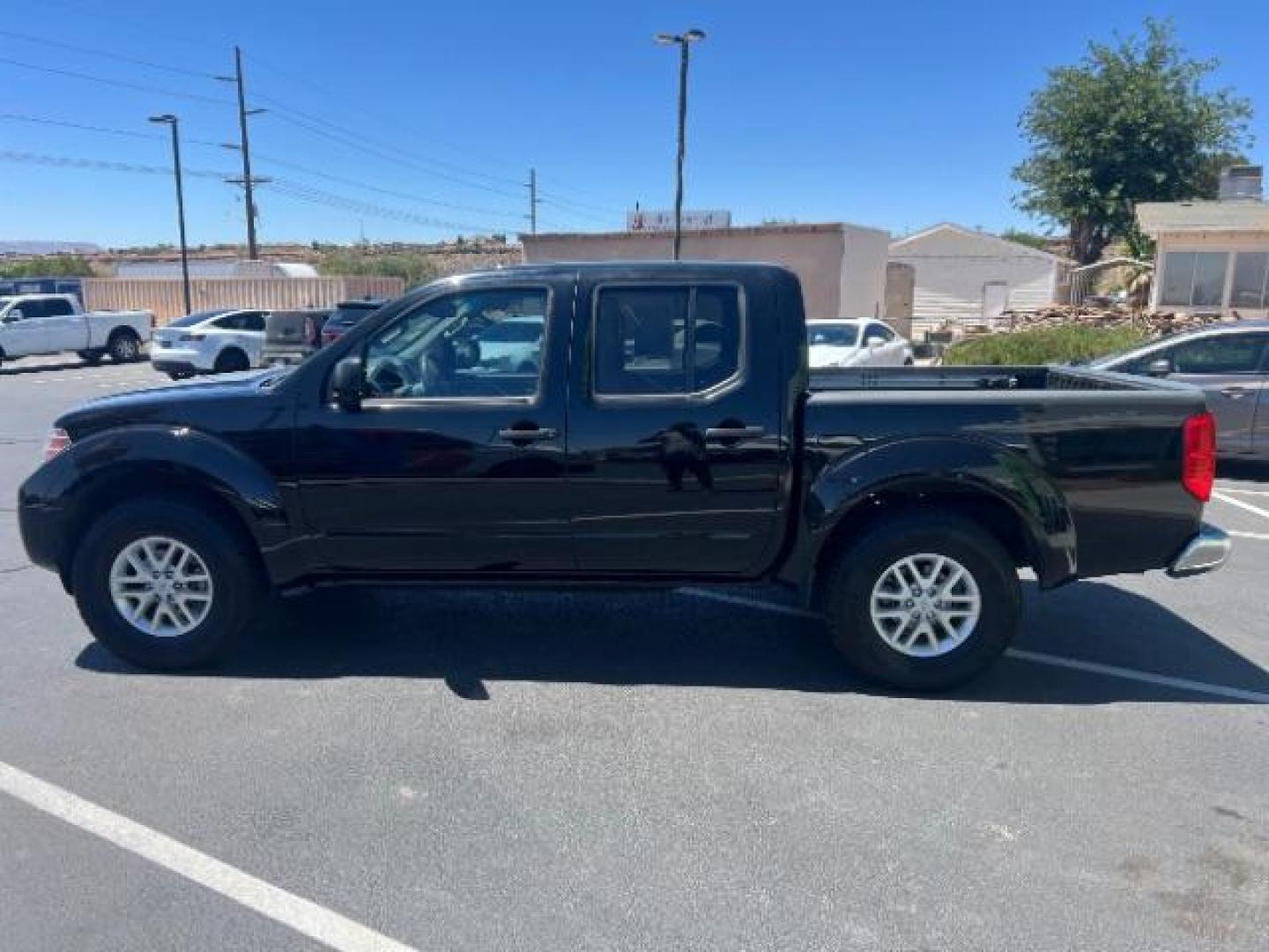 2015 Super Black /Steel Nissan Frontier SV (1N6AD0ER8FN) with an VQ 4L V-6 DOHC engine, Automatic transmission, located at 1865 East Red Hills Pkwy, St. George, 84770, (435) 628-0023, 37.120850, -113.543640 - Photo#3